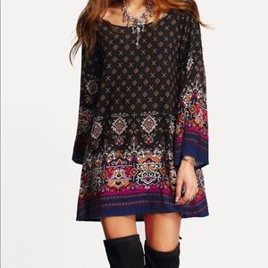 Scoop Neck Bell Sleeve Shift Dress